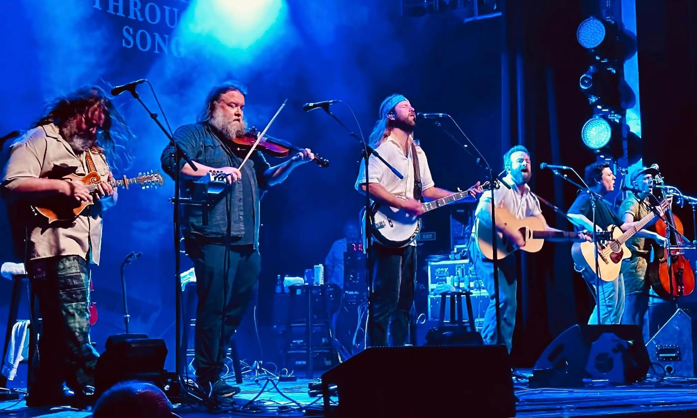 Trampled by Turtles live in concert